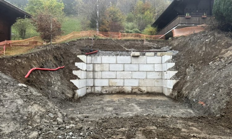 Terrassement de garage en bloc légo à La Clusaz